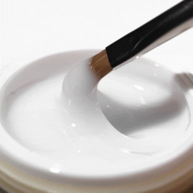 Builder gel OCHO NAILS milky 30 g voor professionele nagelopbouw, versteviging en gelmodellage van kunstnagels in de salon