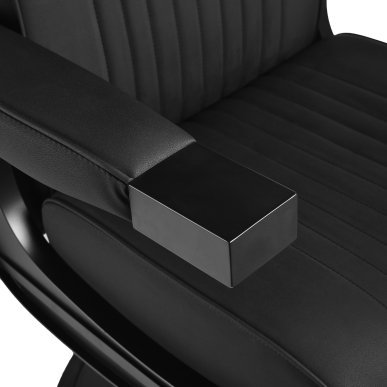 Barberstoel Gabbiano Visionerio zwart met zwart frame voor professionele barbering, scheerbehandelingen en herensalons