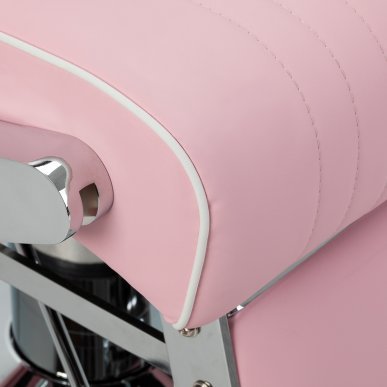 Barberstoel Gabbiano Visionerio roze met chroom frame voor professionele barbering, scheerbehandelingen en herensalons