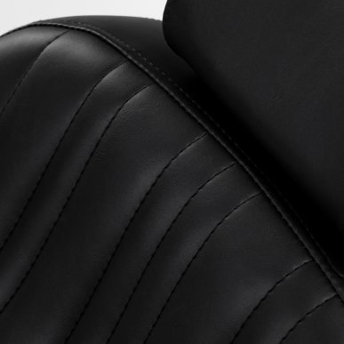 Professionele barberstoel Gabbiano Elias zwart voor barbering, scheerbehandelingen en herensalons met hoog werkcomfort