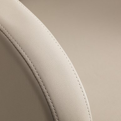 Professionele kappersstoel Gabbiano Elda grijs-beige voor knippen, kleuren, stylen en professioneel dagelijks salonwerk