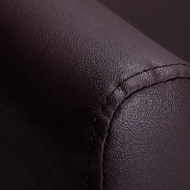 Professionele kappersstoel Gabbiano Helsinki bruin voor knippen, kleuren en styling, met comfortabel werken in de salon
