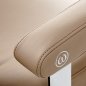 Professionele kappersstoel Omega Astra Plus beige hydraulisch voor comfortabel werken in de kapsalon en professioneel gebruik