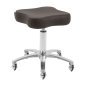 Professionele draaistoel Omega Supremo bruin voor kapsalon, beauty-, nagel-, barber- en tattoostudio voor comfortabel werken Professionele draaistoel Omega Supremo bruin voor kapsalon, beauty-, nagel-, barber- en tattoostudio voor comfortabel werken