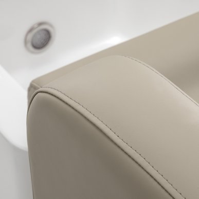 Professionele pedicurestoel Sillon Elysia SPA crème voor comfortabel werken in kapsalon, praktijk en beautystudio