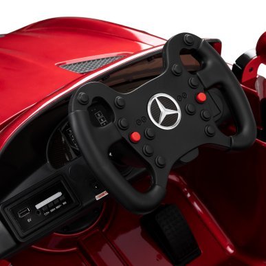 Kinderkappersstoel in Mercedes-auto-design Gabbiano voor kapsalon, comfortabele klantpositie en professionele saloninrichting