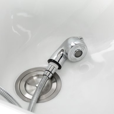 Elektrische kapperswasunit Gabbiano Trycho 2 zwart met elektrische verstelling en voetbediening voor salon en trichologie
