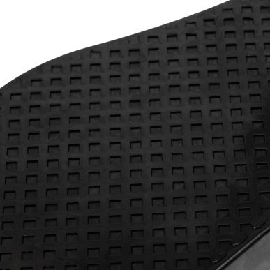 Make-upstoel van aluminium in goud voor professionele saloninrichting en comfortabel werken tijdens make-upbehandelingen